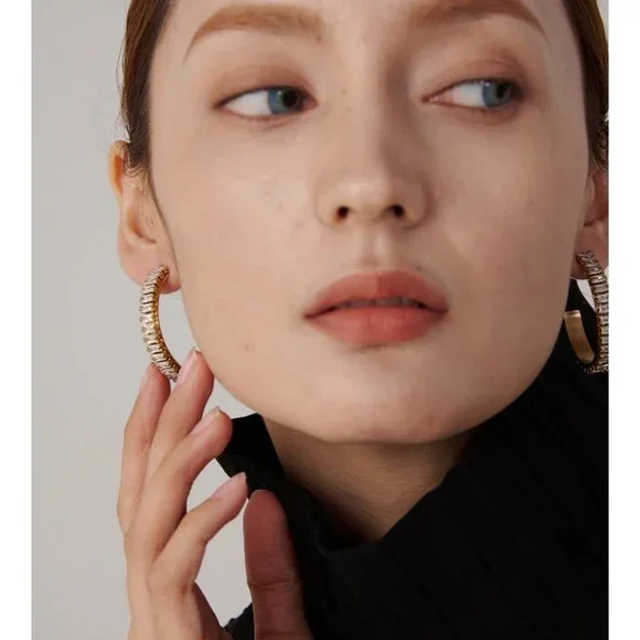 NEW 18K Gold Plated Baguette Diamond Round Hoop Earrings - Picture 7 of 9